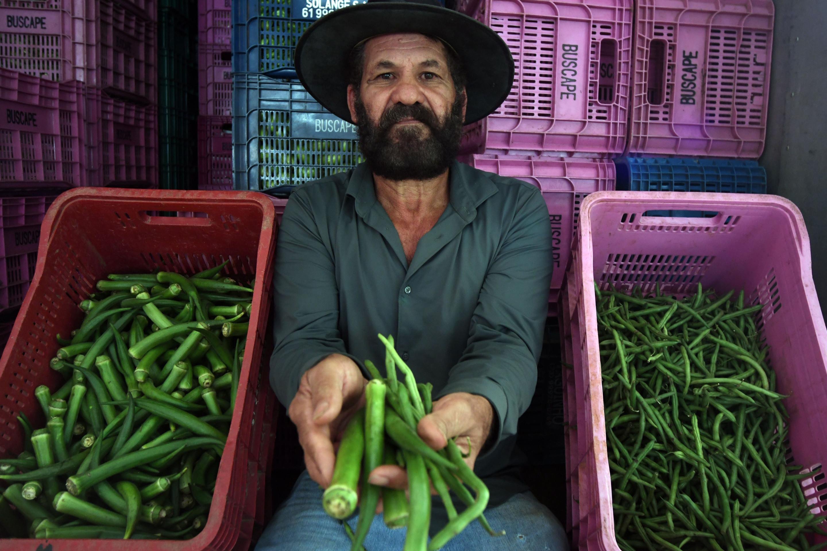  26/03/2026 Cr&eacute;dito: Marcelo Ferreira/CB/D.A Press. Brasil. Bras&iacute;lia - DF -  Ceasa Bras&iacute;lia. Mat&eacute;ria sobre econ&ocirc;mia e disperd&iacute;cio. Ferreira da Silva - agricultor doa as sobras.
