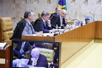O julgamento ocorre no plenário físico do STF e ainda será concluído com os votos dos demais ministros -  (crédito: Antonio Augusto/STF) -O julgamento ocorre no plenário físico do STF e ainda será concluído com os votos dos demais ministros -  (crédito: Antonio Augusto/STF)