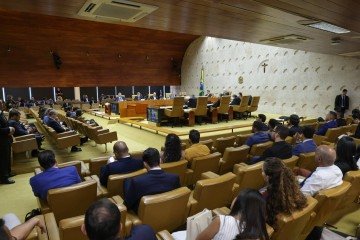O objetivo da decisão do STF é impedir que pagamentos extras sejam usados para elevar salários acima do teto -  (crédito: Rosinei Coutinho/STF)