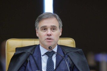 Segundo Mendonça, interromper os trabalhos neste momento impediria uma resposta institucional adequada à sociedade

 -  (crédito: Rosinei Coutinho/STF) -Segundo Mendonça, interromper os trabalhos neste momento impediria uma resposta institucional adequada à sociedade

 -  (crédito: Rosinei Coutinho/STF)