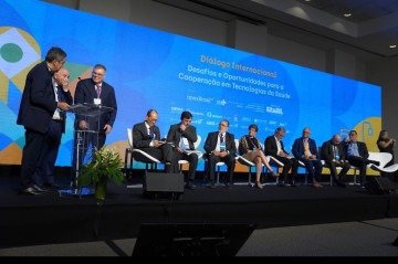 O acordo foi firmado durante o evento Diálogo Internacional, realizado no Rio de Janeiro, que reuniu representantes de 20 países e instituições brasileiras da área da saúde -  (crédito: Guilherme Santana/MS) -O acordo foi firmado durante o evento Diálogo Internacional, realizado no Rio de Janeiro, que reuniu representantes de 20 países e instituições brasileiras da área da saúde -  (crédito: Guilherme Santana/MS)