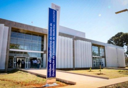 Os alunos não puderam ingressar na aula da Faculdade de Medicina de Universidade de Brasília (UnB) pós o horário de início -  (crédito: Reprodução/Ascom GRE/Beto Monteiro)