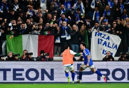 Autor do primeiro gol, Tonali fez a primeira alegria da torcida em Bérgamo -  (crédito: Stefano Rellandini/AFP) -Autor do primeiro gol, Tonali fez a primeira alegria da torcida em Bérgamo -  (crédito: Stefano Rellandini/AFP)
