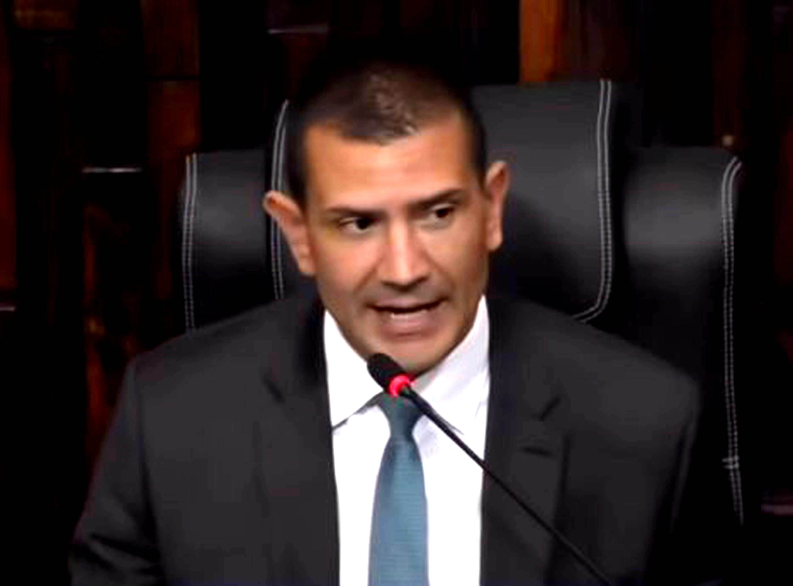 Eleição para presidente da Alerj dura pouco