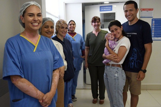  26/03/2026. Cr..dito: Marcelo Ferreira/CB/D.A Press. Brasil. Bras..lia - DF - Hospital Brasiliense realiza 1.. cirurgia card..aca .. beira-leito em rec..m-nascido. 
    