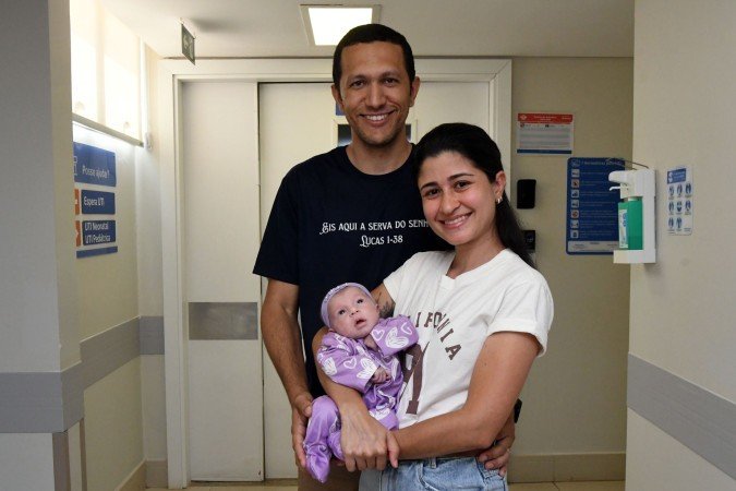  26/03/2026. Cr..dito: Marcelo Ferreira/CB/D.A Press. Brasil. Bras..lia - DF - Hospital Brasiliense realiza 1.. cirurgia card..aca .. beira-leito em rec..m-nascido. 
    