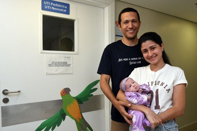  26/03/2026. Cr..dito: Marcelo Ferreira/CB/D.A Press. Brasil. Bras..lia - DF - Hospital Brasiliense realiza 1.. cirurgia card..aca .. beira-leito em rec..m-nascido. 
    