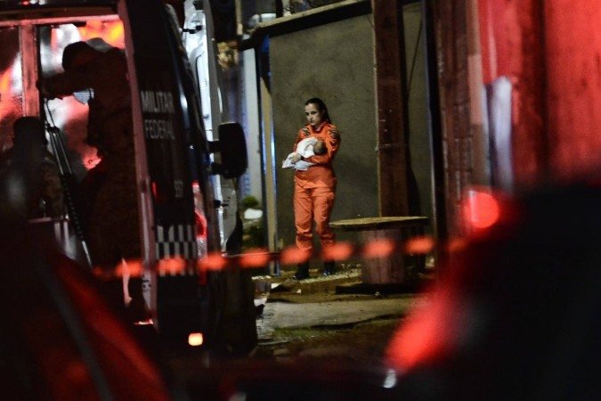 Após 5h de negociação, Bope resgata mãe e bebê mantidos reféns - (crédito: Minervino Júnior/ CB/DA Press) Após 5h de negociação, Bope resgata mãe e bebê mantidos reféns - (crédito: Minervino Júnior/ CB/DA Press)