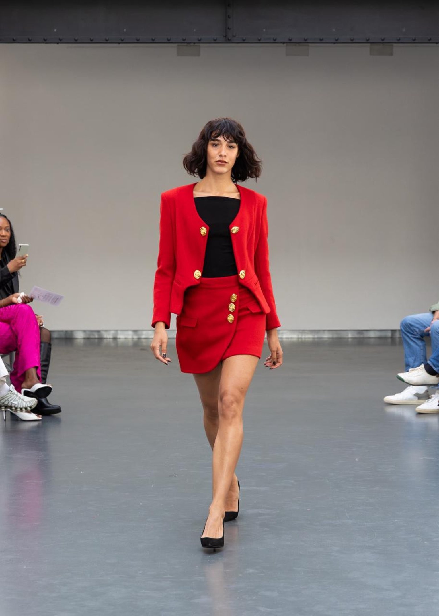 O vermelho &eacute; muito explorado por Nadia Arain