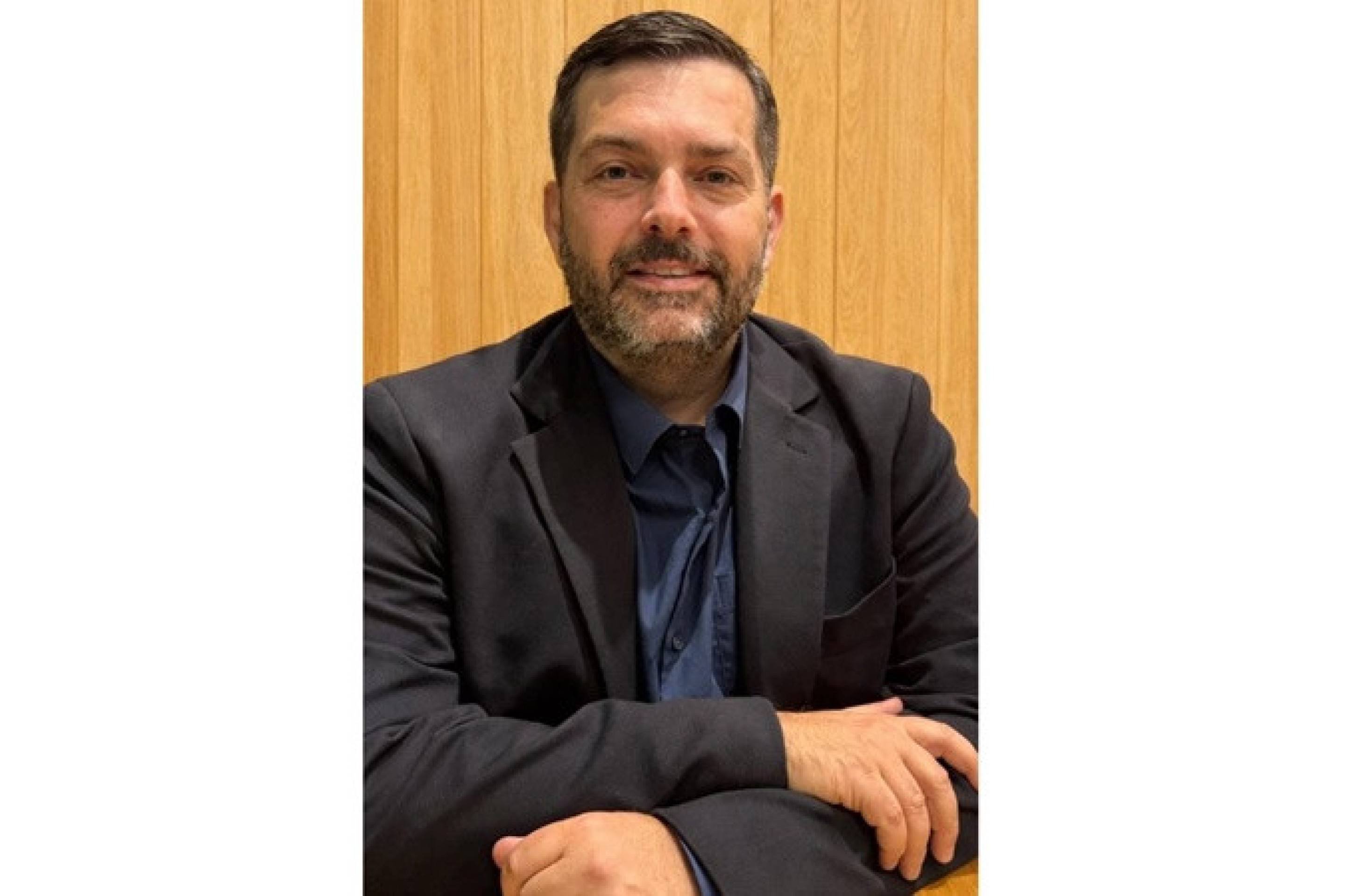 Jonas Rodrigo Gon&ccedil;alves: escrever uma reda&ccedil;&atilde;o por semana 