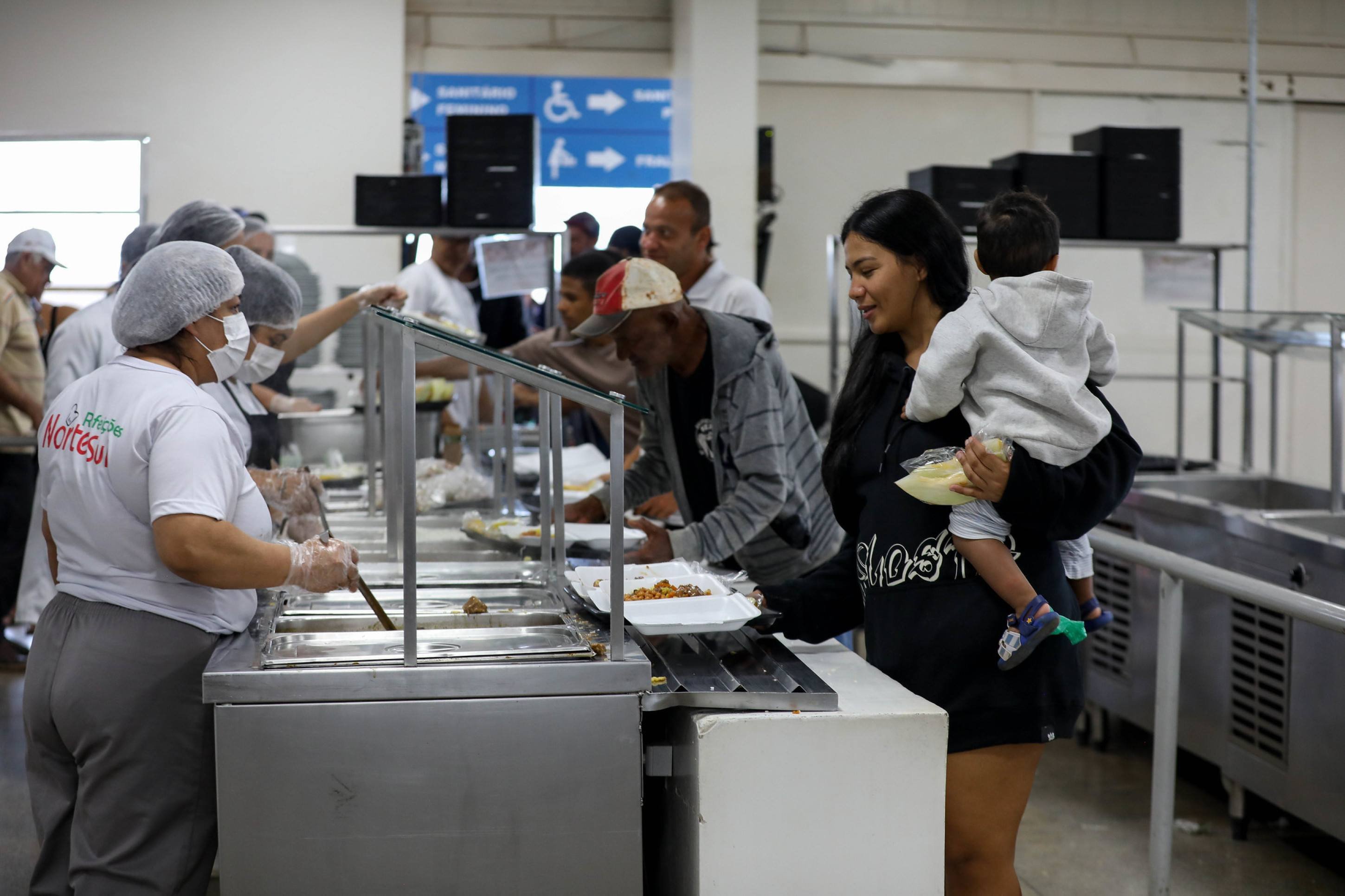 Restaurantes comunit&aacute;rios oferecem refei&ccedil;&otilde;es di&aacute;rias pelo valor total de R$ 2