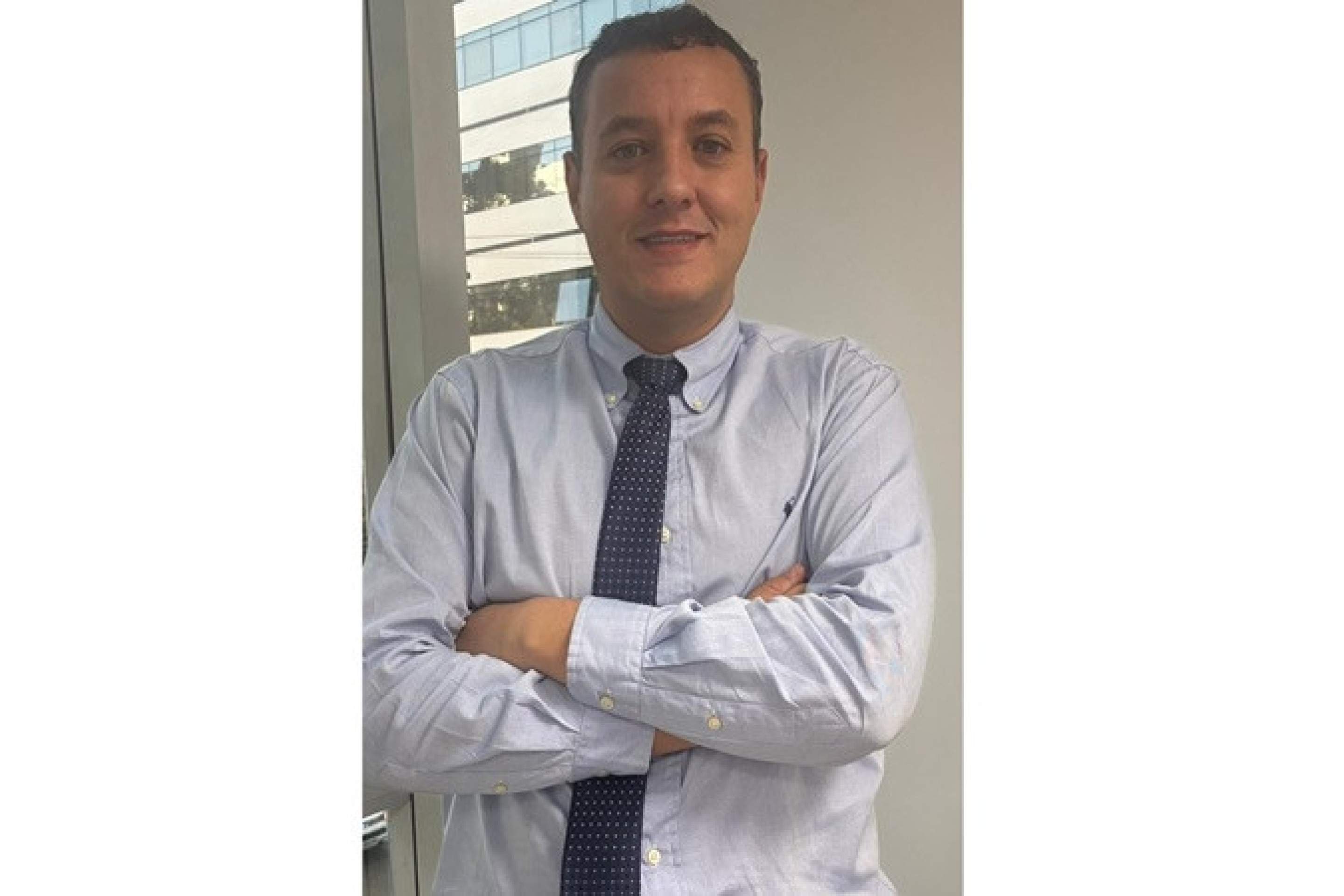 Cl&aacute;udio Matos: resolver simulados e provas antigas