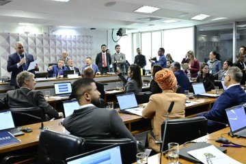 O relator da CPMI do INSS, deputado Alfredo Gaspar (PL-AL), apresentou, nesta sexta-feira (27/3), o relatório final da comissão com o pedido de indiciamento de 218 pessoas -  (crédito: Geraldo Magela/Agência Senado) -O relator da CPMI do INSS, deputado Alfredo Gaspar (PL-AL), apresentou, nesta sexta-feira (27/3), o relatório final da comissão com o pedido de indiciamento de 218 pessoas -  (crédito: Geraldo Magela/Agência Senado)