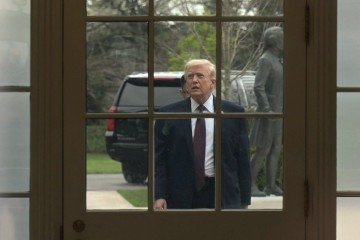 O Wall Street Journal informou que a iniciativa daria a Trump 'mais opções militares' no conflito, que também tem a participação de Israel

 -  (crédito: OLIVER CONTRERAS / AFP)