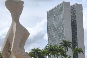 As tensões entre Supremo Tribunal Federal e o Congresso Nacional não são recentes. Relembre alguns embates - (crédito: ED Alves - CB/ DA Press) As tensões entre Supremo Tribunal Federal e o Congresso Nacional não são recentes. Relembre alguns embates - (crédito: ED Alves - CB/ DA Press)