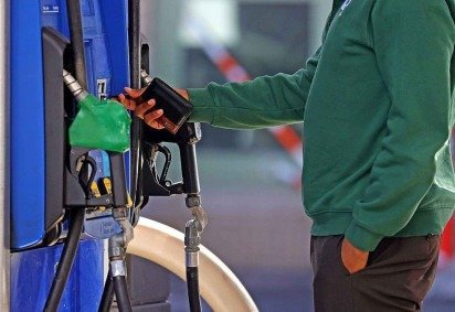 Três gráficos que mostram impacto da guerra do Irã na popularidade de Trump -  (crédito: BBC Geral) -Três gráficos que mostram impacto da guerra do Irã na popularidade de Trump -  (crédito: BBC Geral)