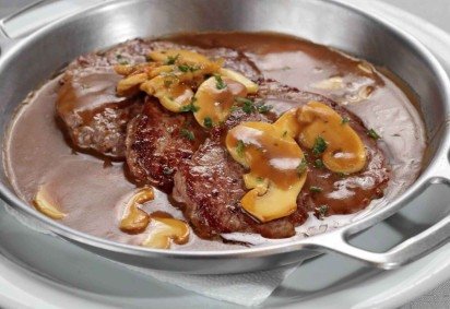 Filé mignon ao molho madeira com cogumelo (Imagem: lhmfoto | Shutterstock) -  (crédito: EdiCase) -Filé mignon ao molho madeira com cogumelo (Imagem: lhmfoto | Shutterstock) -  (crédito: EdiCase)