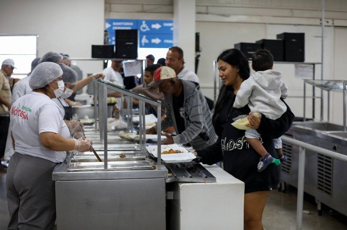 Restaurantes comunitários oferecem refeições diárias pelo valor total de R$ 2