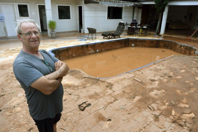  27/03/2026 Cr&eacute;dito: Marcelo Ferreira/CB/D.A Press. Brasil. Bras&iacute;lia - DF -  Estrago das chuvas em Vicente Pires. Rua 4 - Khaled Nasser - morador.