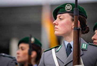 Breuer está supervisionando uma expansão ambiciosa das Forças Armadas alemãs -  (crédito: BBC) -Breuer está supervisionando uma expansão ambiciosa das Forças Armadas alemãs -  (crédito: BBC)