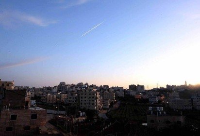 Os houthis começaram a atacar navios no Mar Vermelho em novembro de 2023 e lançaram mísseis regularmente contra Israel após o início da guerra em Gaza -  (crédito: Reuters) -Os houthis começaram a atacar navios no Mar Vermelho em novembro de 2023 e lançaram mísseis regularmente contra Israel após o início da guerra em Gaza -  (crédito: Reuters)