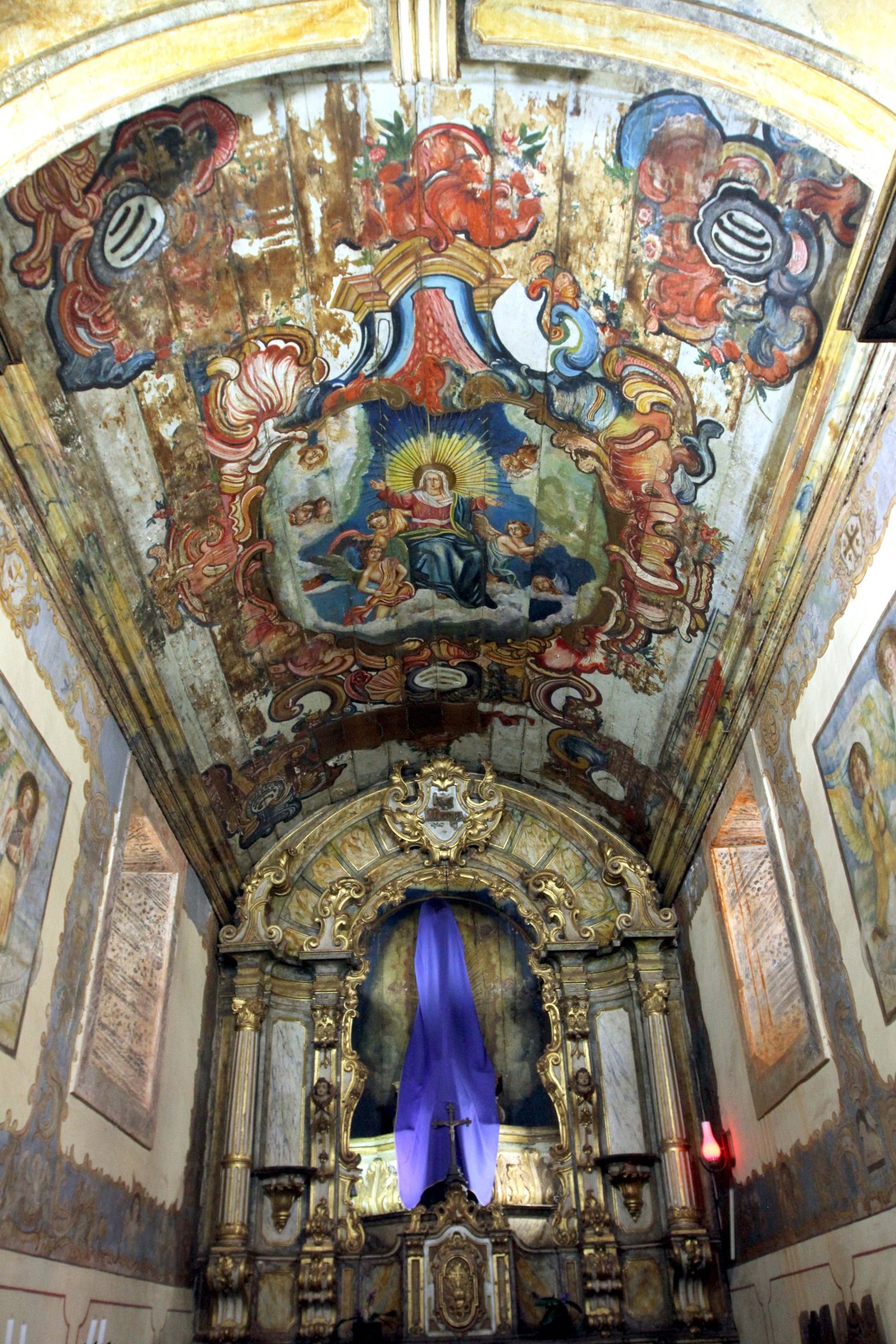  17/03/2026. Credito: Jair Amaral/EM/D.A Press. Brasil. Sabara-MG. Serie sobre a pintura de forros de igrejas mineiras - Capela Nossa Senhora do Pilar,  no Hospicio da Terra Santa, no Centro Historico.       