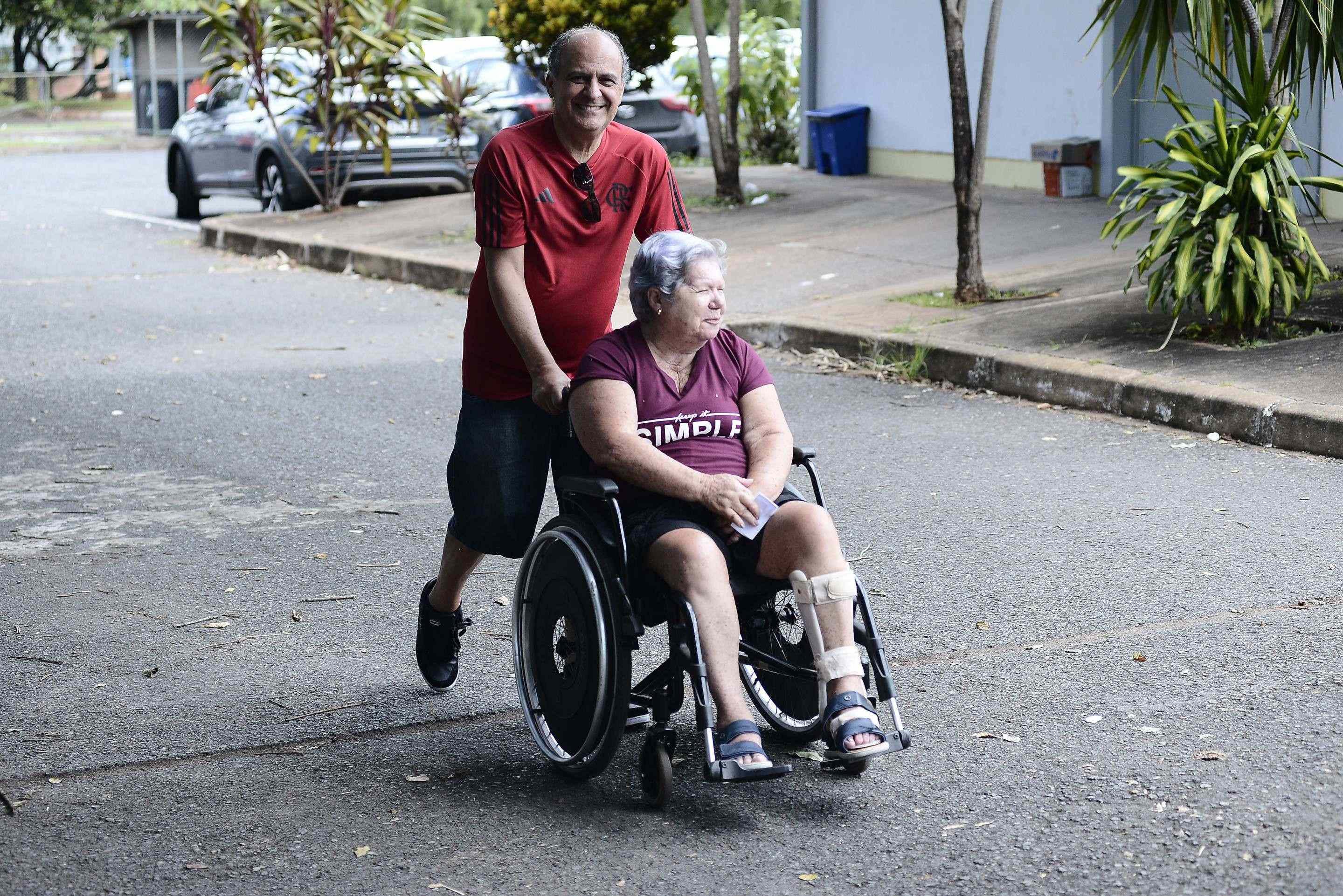  O casal Paulo Roberto e S&ocirc;nia Maria: entusiastas da campanha do SUS