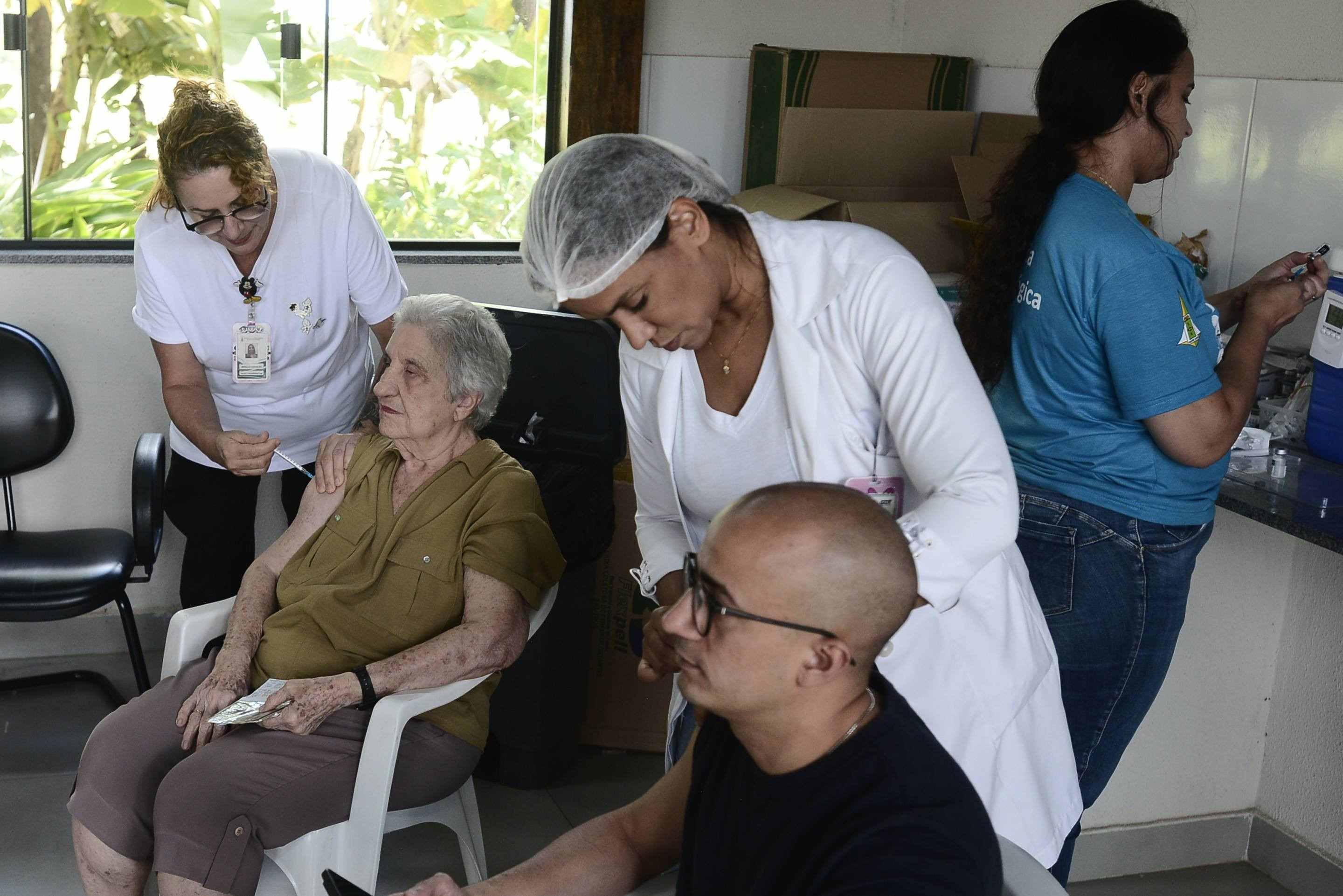  Grupo priorit&aacute;rio chega a 1 milh&atilde;o de pessoas na capital, diz SES-DF
