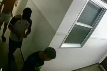  Em janeiro, uma jovem de 17 anos foi estuprada por quatro homens e um adolescente no Rio de Janeiro (RJ). O caso só veio à tona neste mês -  (crédito:  Reprodução)