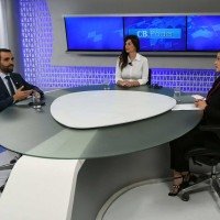 Thiago Manzoni (PL), presidente da Comiss&atilde;o de Constitui&ccedil;&atilde;o e Justi&ccedil;a da C&acirc;mara Legislativa, &eacute; o entrevistado do CB.Poder. Na bancada, as jornalistas Samanta Sallum (C) e Mila Ferreira -  (crédito:  Marcelo Ferreira/CB/D.A Press)