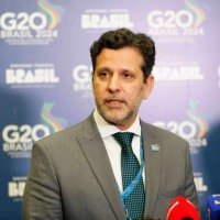 Cientista social e administrador público, Barchini substituirá o então titular do do MEC, Camilo Santana -  (crédito: Seduc/CE)