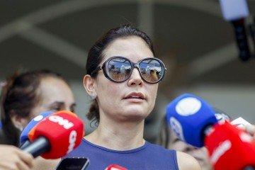 Michelle Bolsonaro alega, em nota divulgada nesta segunda-feira (30/3), não ter recebido ou exibido ao ex-presidente Jair Bolsonaro qualquer vídeo gravado pelo ex-deputado Eduardo Bolsonaro -  (crédito:  Sergio Lima / AFP)