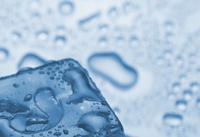 Um estudo da Universidade de Estocolmo, publicado na revista Science, trouxe evidências definitivas da existência de um ponto crítico líquido-líquido na água super-resfriada. -  (crédito: Frrepick/Divulgação ) -Um estudo da Universidade de Estocolmo, publicado na revista Science, trouxe evidências definitivas da existência de um ponto crítico líquido-líquido na água super-resfriada. -  (crédito: Frrepick/Divulgação )