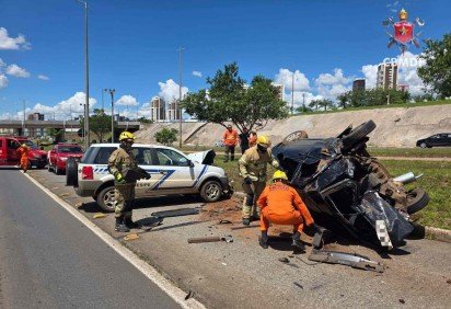 Acidente ocorreu em Taguatinga -  (crédito: CBMDF/Divulgação) -Acidente ocorreu em Taguatinga -  (crédito: CBMDF/Divulgação)