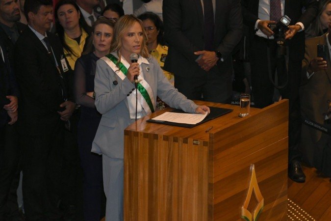Celina fica no cargo de governadora do Distrito Federal at&eacute; janeiro de 2027