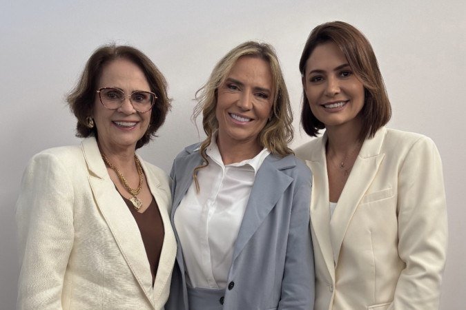 Damares Alves e Michelle Bolsonaro prestigiaram a posse