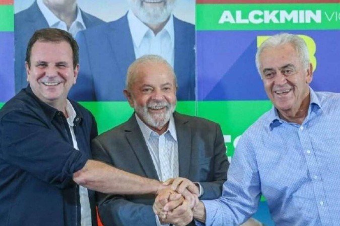 Na avaliação do dirigente estadual, Lula deve chamar o presidente do PSD, Gilberto Kassab, para ser o seu vice, e defender a ida de Geraldo Alckmin, seu atual vice-presidente, para concorrer ao Senado por São Paulo - (crédito: Ricardo Stuckert/Divulgação PT) Na avaliação do dirigente estadual, Lula deve chamar o presidente do PSD, Gilberto Kassab, para ser o seu vice, e defender a ida de Geraldo Alckmin, seu atual vice-presidente, para concorrer ao Senado por São Paulo - (crédito: Ricardo Stuckert/Divulgação PT)