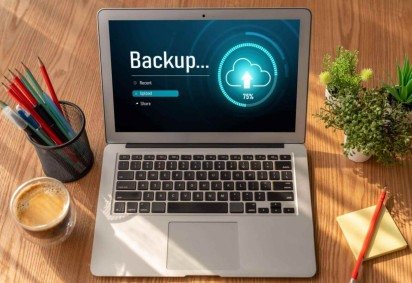 O backup ajuda a manter cópias atualizadas dos seus arquivos, protegendo contra perdas inesperadas (Imagem: Summit Art Creations | Shutterstock) -  (crédito: EdiCase) -O backup ajuda a manter cópias atualizadas dos seus arquivos, protegendo contra perdas inesperadas (Imagem: Summit Art Creations | Shutterstock) -  (crédito: EdiCase)