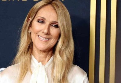 Torre Eiffel iluminada em homenagem a Céline Dion, em Paris -  (crédito: Pierre Suu / Getty Images)