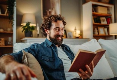 Essa seleção de livros reúne títulos de diferentes gêneros, com histórias que equilibram emoção, reflexão e entretenimento (Imagem: DukiPh | Shutterstock)
 -  (crédito: EdiCase) -Essa seleção de livros reúne títulos de diferentes gêneros, com histórias que equilibram emoção, reflexão e entretenimento (Imagem: DukiPh | Shutterstock)
 -  (crédito: EdiCase)