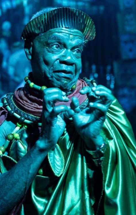 Peça 'O cabaré do fim do mundo' estreia nesta quinta-feira (2/4) -  (crédito: Divulgação)