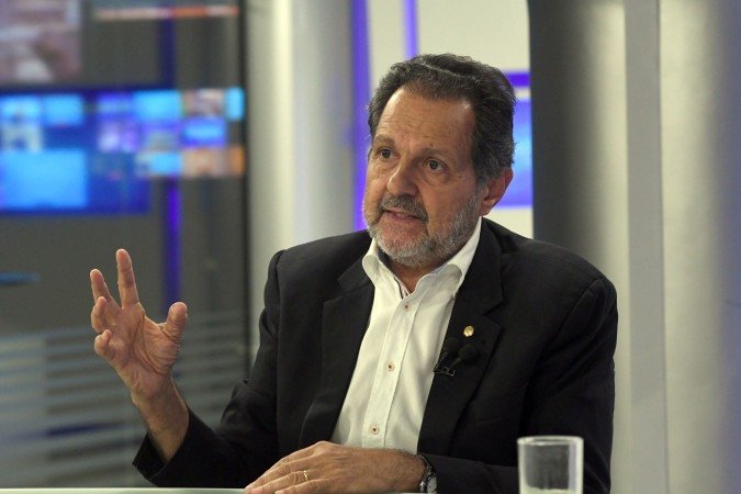 Agnelo Queiroz