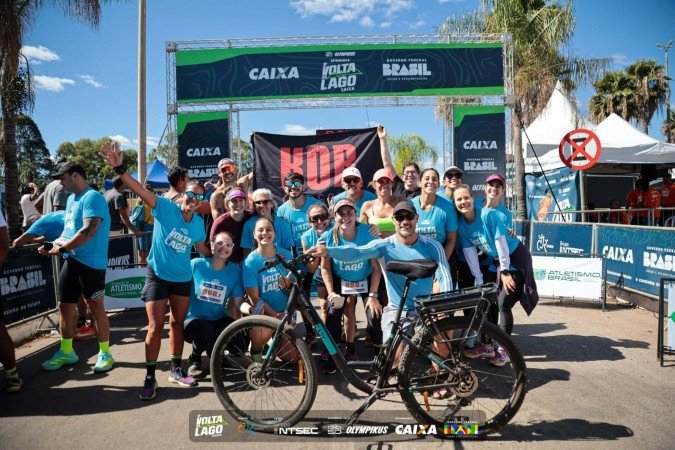 Correr ao redor do Lago Paranoá, entre paisagens icônicas e desafios que exigem fôlego e estratégia, é o ponto de partida de uma experiência que mistura superação individual e força coletiva - (crédito: Divulgação) Correr ao redor do Lago Paranoá, entre paisagens icônicas e desafios que exigem fôlego e estratégia, é o ponto de partida de uma experiência que mistura superação individual e força coletiva - (crédito: Divulgação)