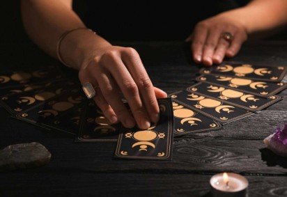 Abril pedirá equilíbrio entre razão e emoção, além de coragem para encerrar ciclos (Imagem: New Africa | Shutterstock) -  (crédito: EdiCase) -Abril pedirá equilíbrio entre razão e emoção, além de coragem para encerrar ciclos (Imagem: New Africa | Shutterstock) -  (crédito: EdiCase)