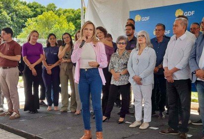 O anúncio foi feito em meio ao cumprimento da agenda oficial da governadora -  (crédito: Letícia Mouhamad)