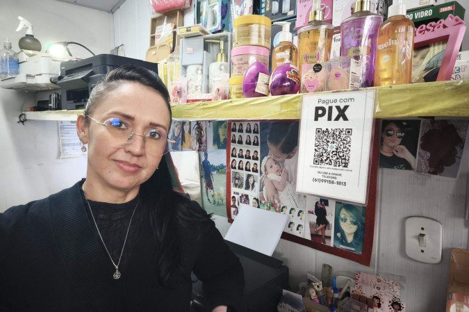 Maria Verônica relata problemas para dar troco em nota e moeda    