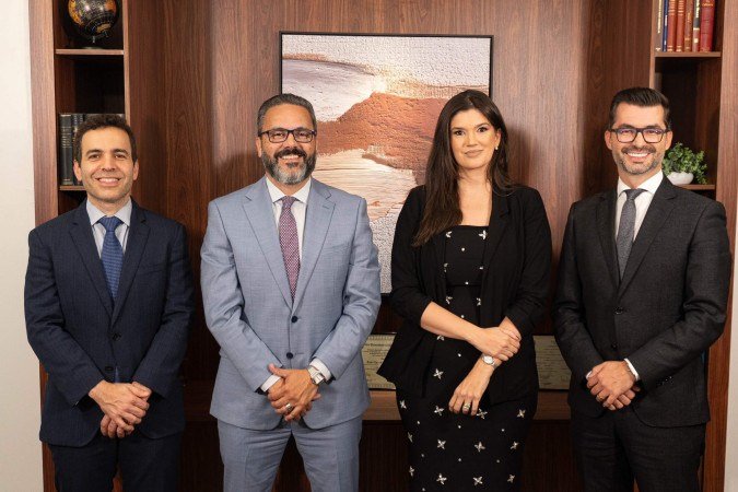 Sócios do escritório escritório Agi, Santa Cruz & Lopes Advocacia
