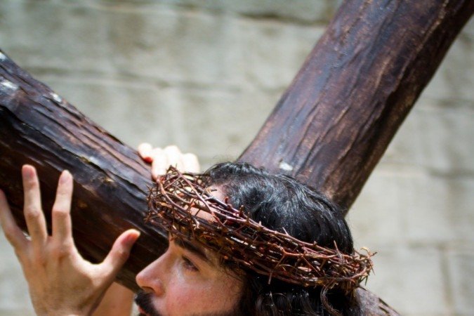 Na sexta-feira (3/04), às 15h haverá a Celebração da Cruz e, em seguida, às 16h, será encenada a Paixão de Cristo