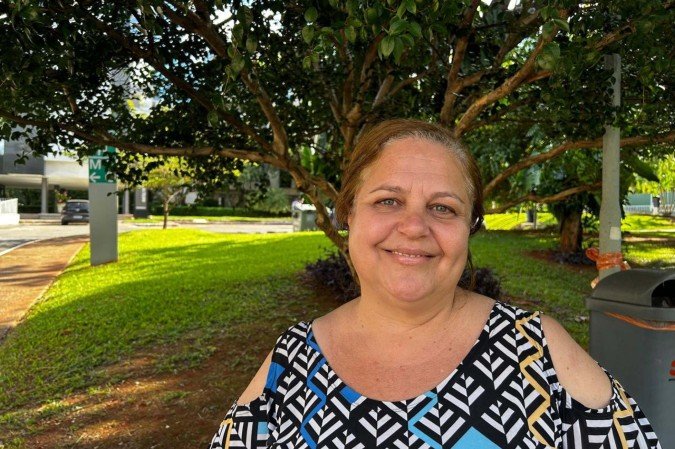 Eliane Rosa gosta de andar por baixo das árvores e aguarda a floração de ipês