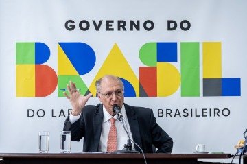 Alckmin diz que Brasil sobrano vai dispor R$ 15 bi para exportadores -  (crédito: Júlio César Silva/MDIC)